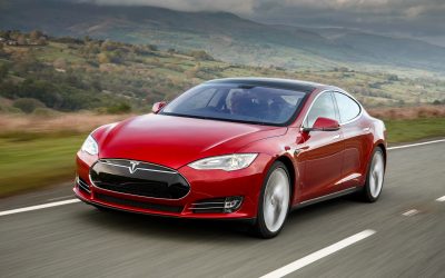 Kör du en Tesla – anställda kan sitta och ha roligt åt dina inspelade videor