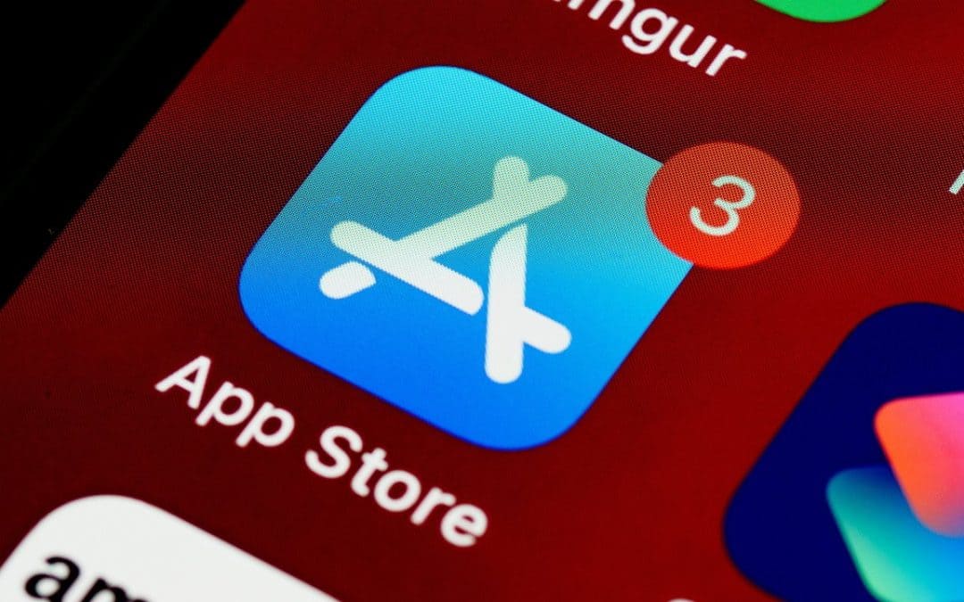 Apple stuvar om i ledningen och delar upp ansvaret för App Store