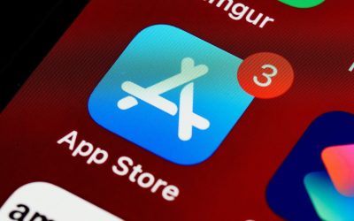 Apple stuvar om i ledningen och delar upp ansvaret för App Store